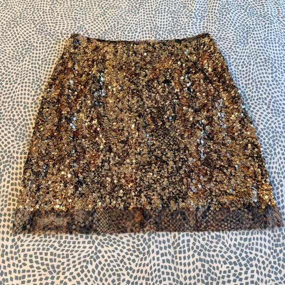 Elie Tahari | Sparkling Golden Bronze Sequined Mini Skirt - Picture 3 of 8